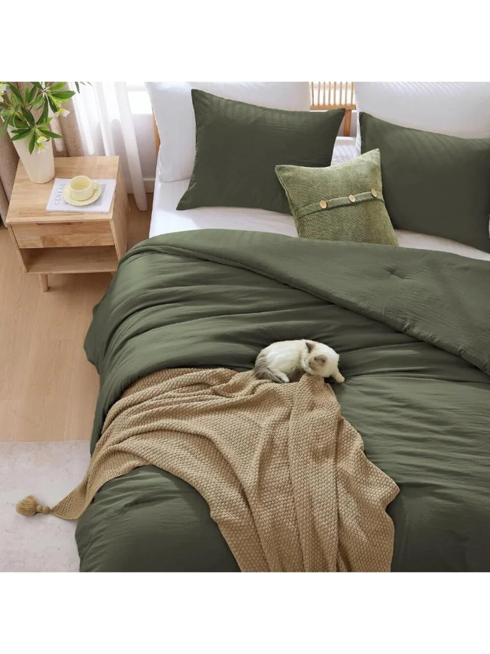 Cozy King Size 3-Piece Olive Green Comforter Set - Soft Bedding for Ultimate